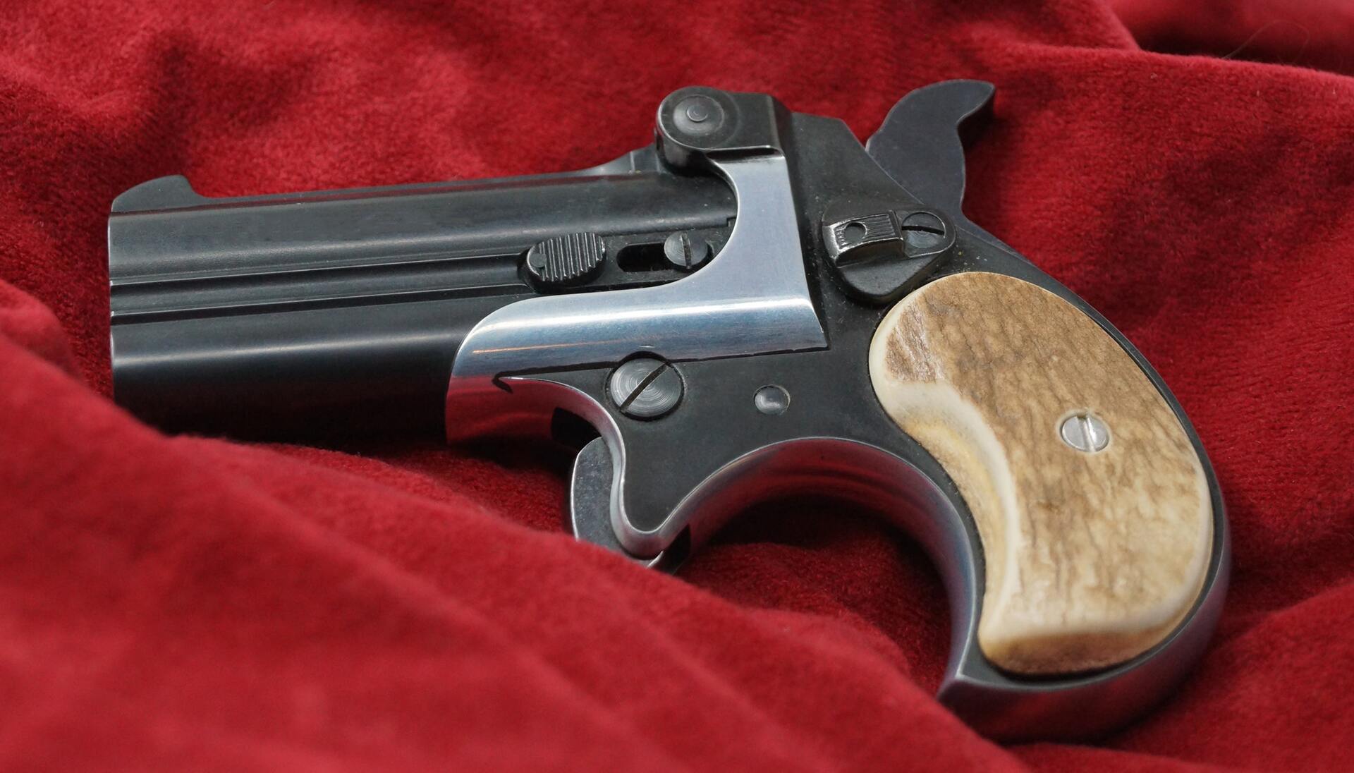 Does A Derringer Have A Safety